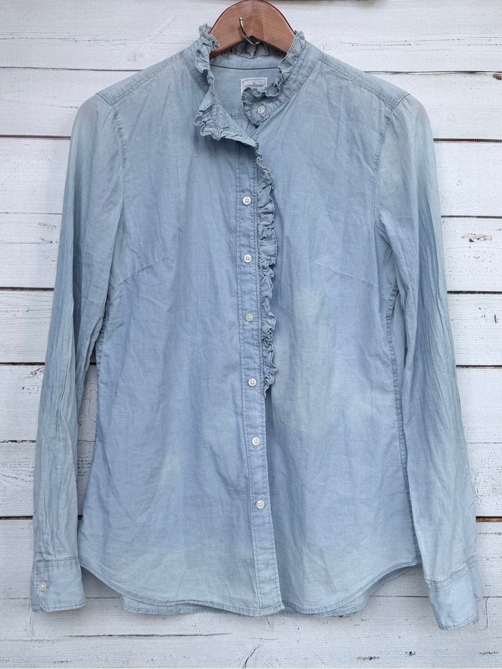 Gap "The Fitted Boyfriend Shirt" Ruffle Neck Long Sleeve Button Down - Medium